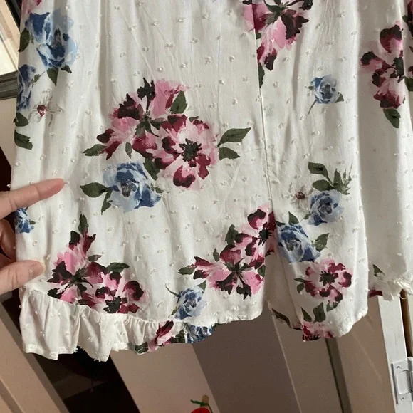 NWOT Kendall & Kylie white floral romper - Picture 4 of 5